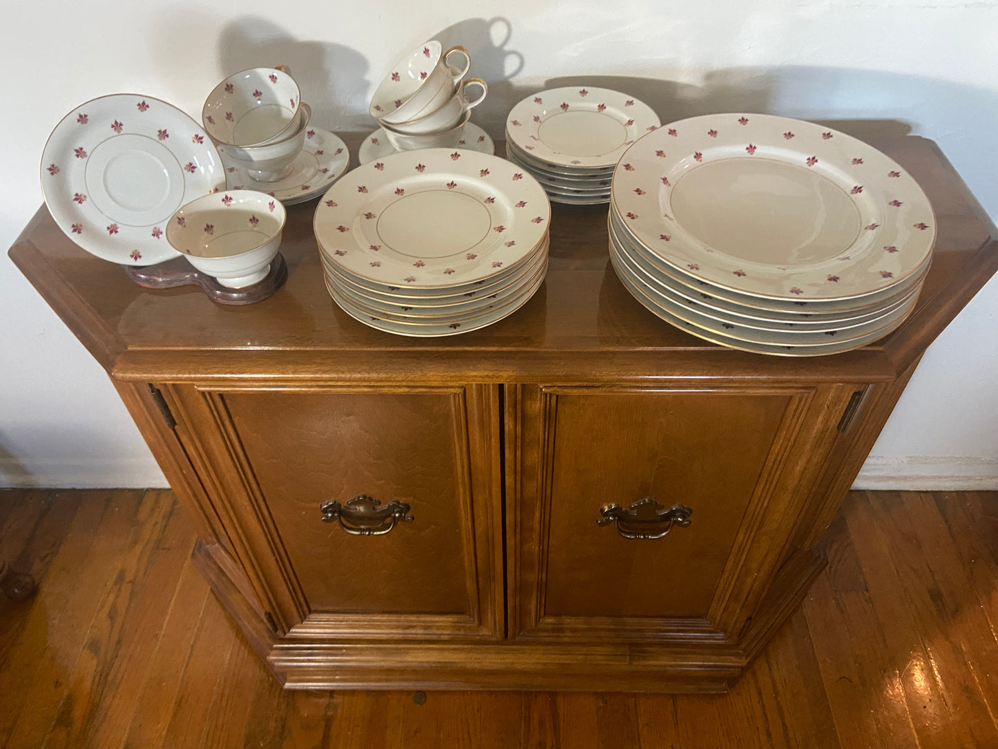 China Jacquetta Tableware Set